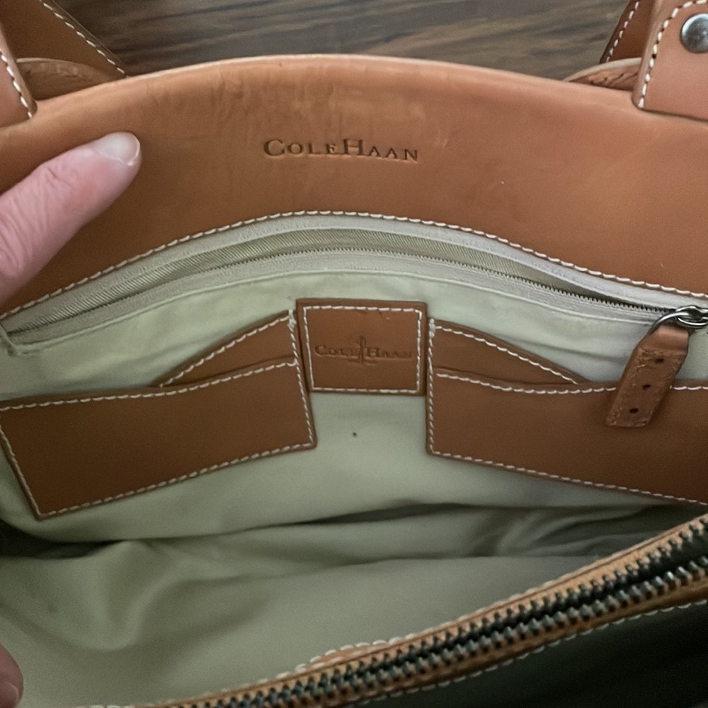 COLE HANN LEATHER PURSE - Picture 6 of 11
